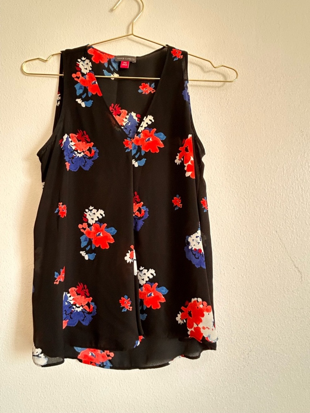 Vince Camuto Black Floral V-Neck Sleeveless Top - Red, Blue & White Blooms